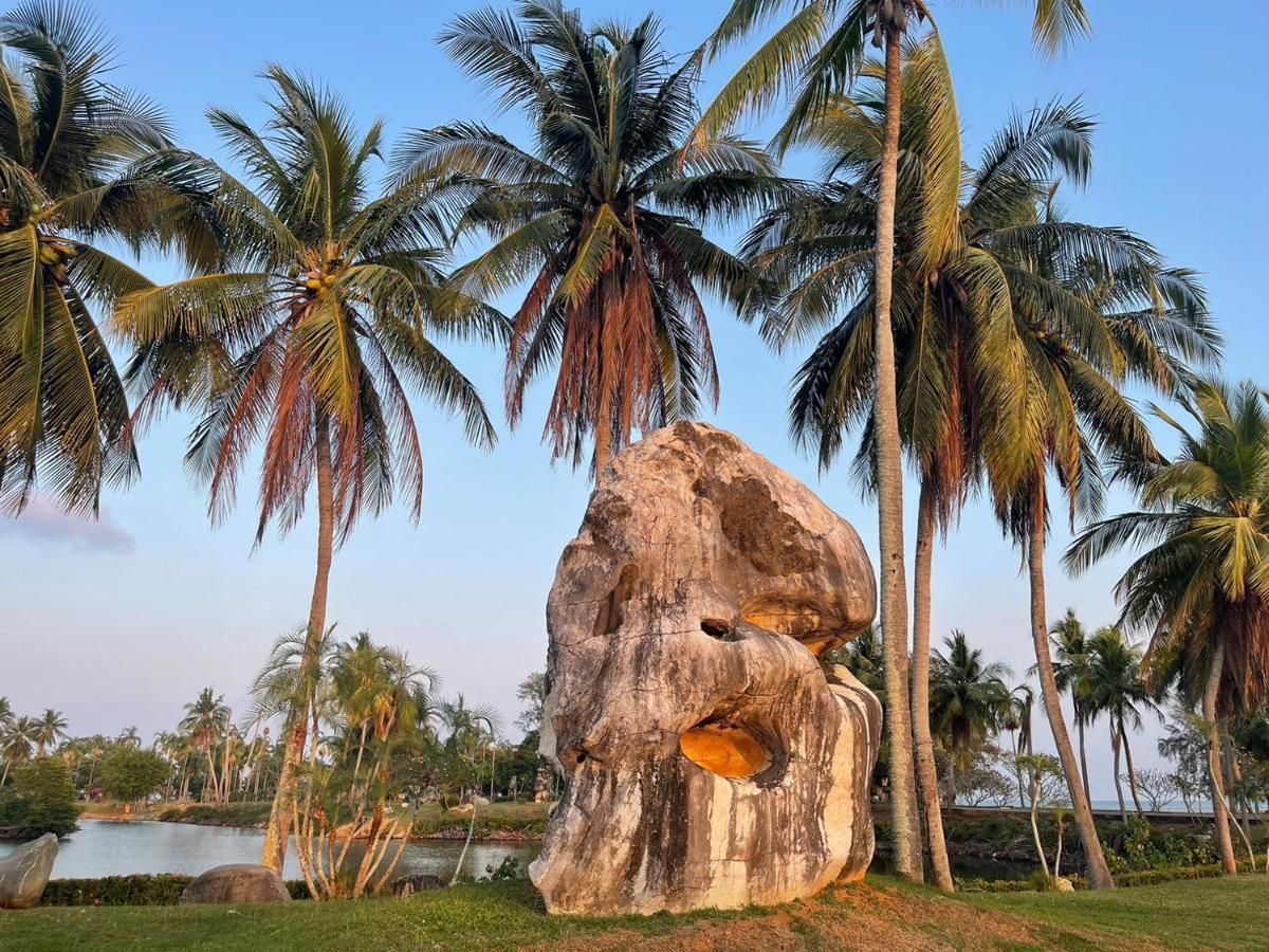 F16 Rock Garden Beach Resort Rayong Dış mekan fotoğraf